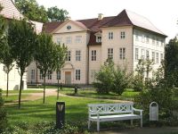 mirow_schloss_1_1.jpg